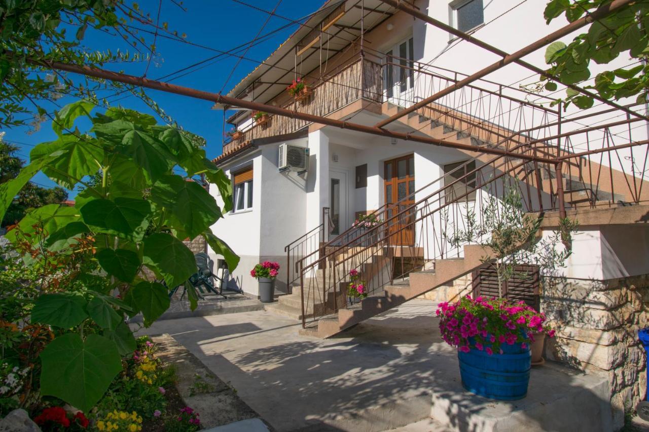 Apartman Fuma Ровин Екстериор снимка