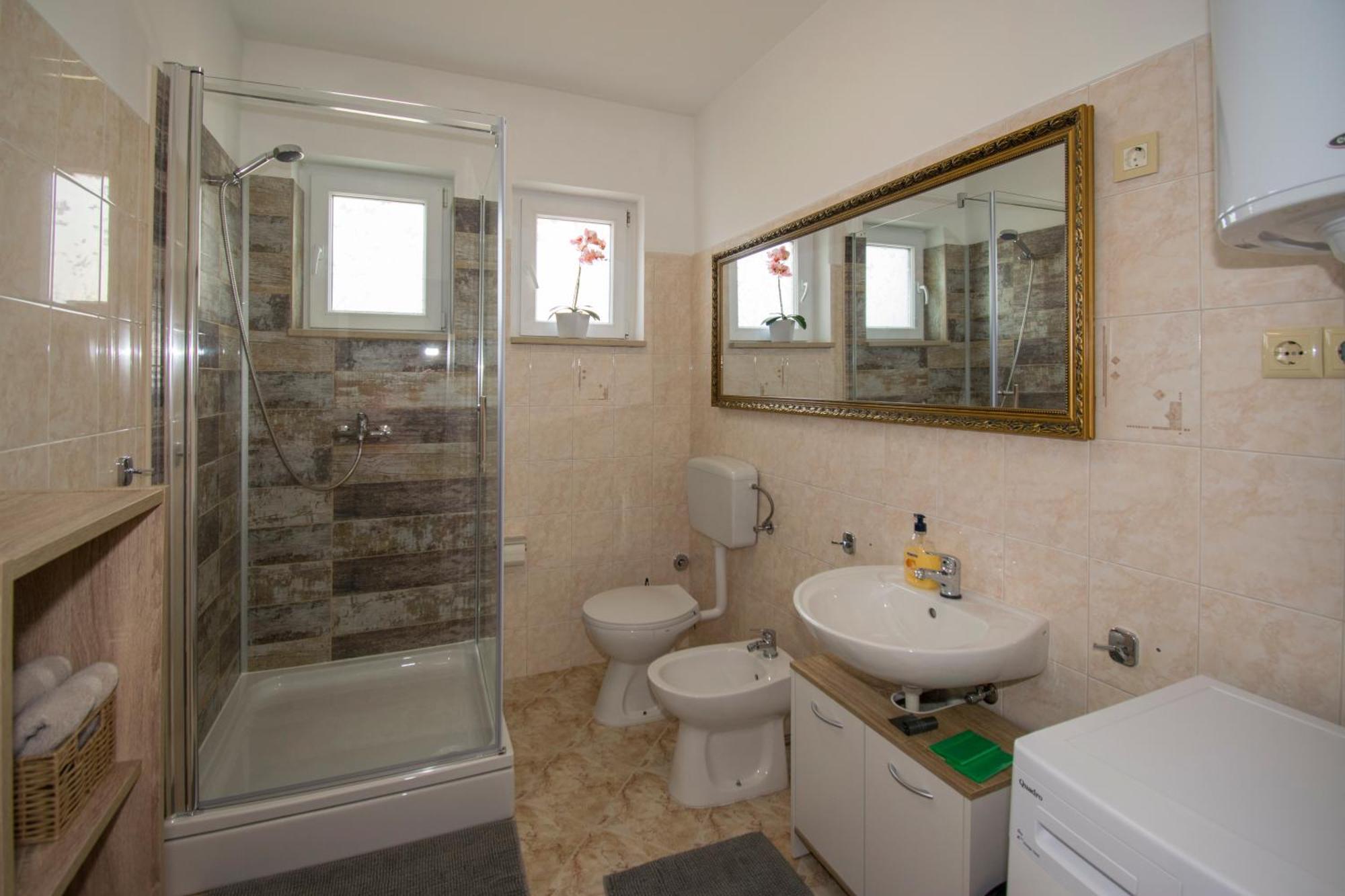 Apartman Fuma Ровин Екстериор снимка